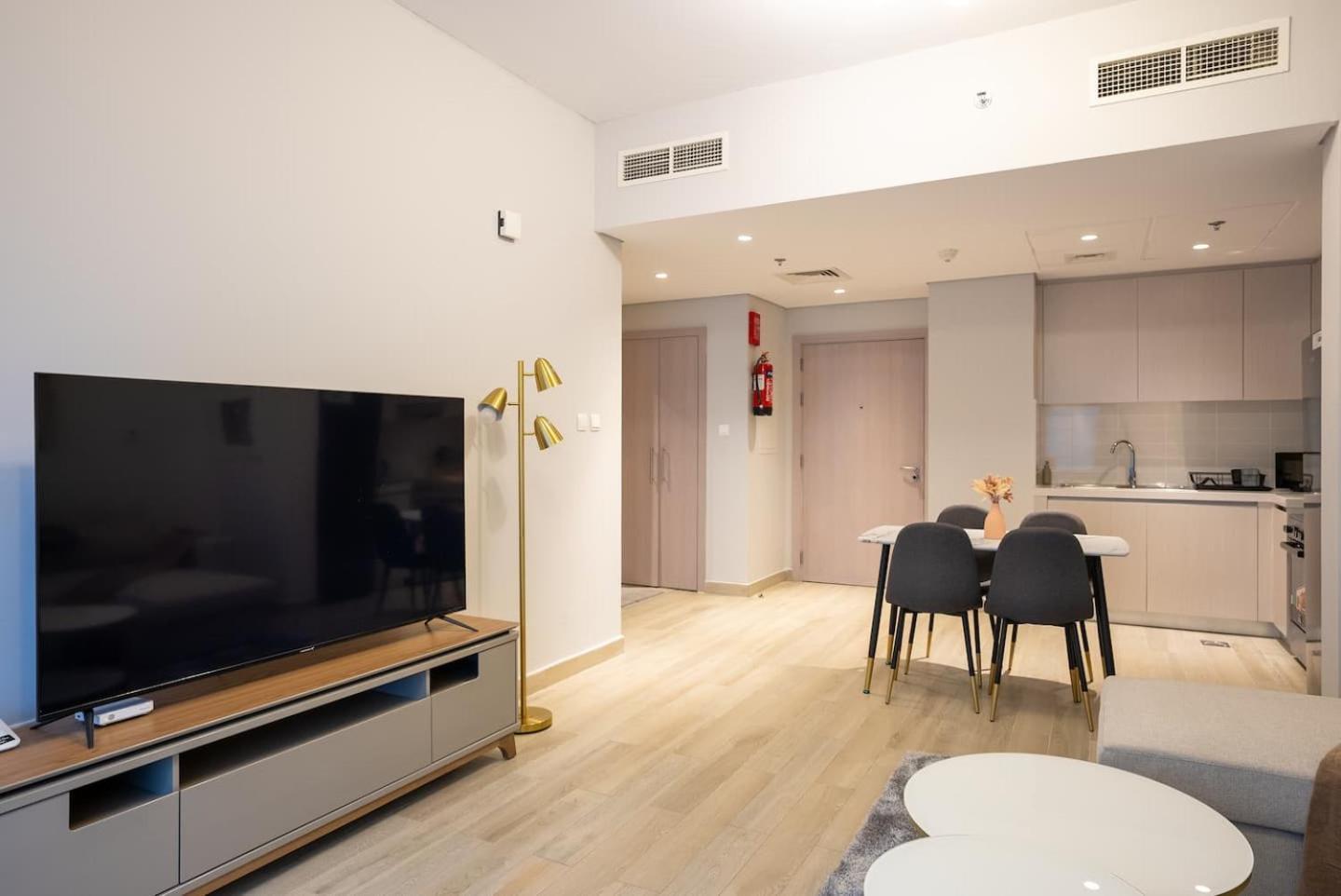 F1 Dreamstay 1bhk Gym Pool * Abu Dhabi